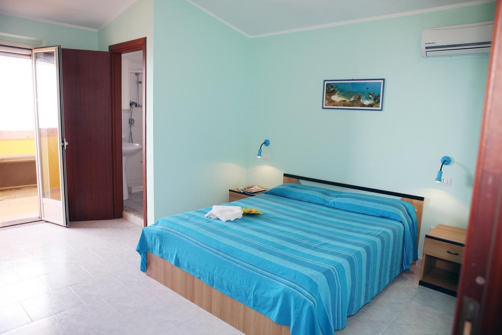 A Turri Hotel Capo Vaticano Szoba fotó